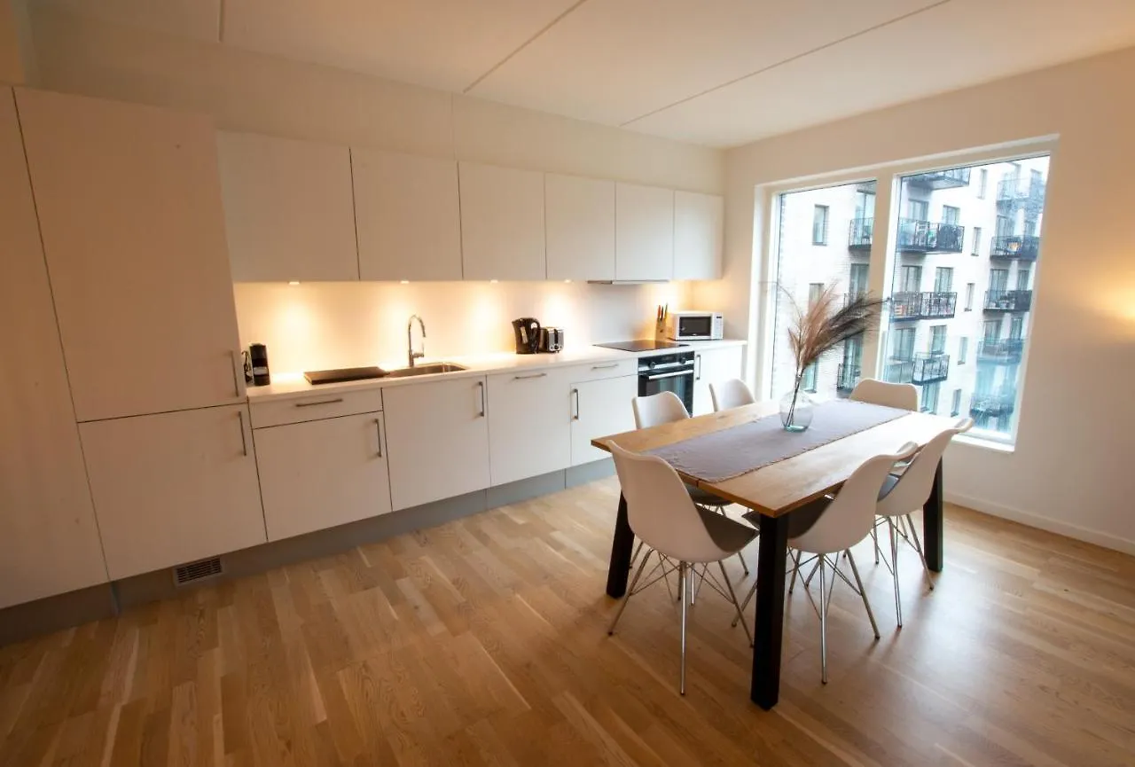 Kontakt z Copenhagen West By Charles Hope